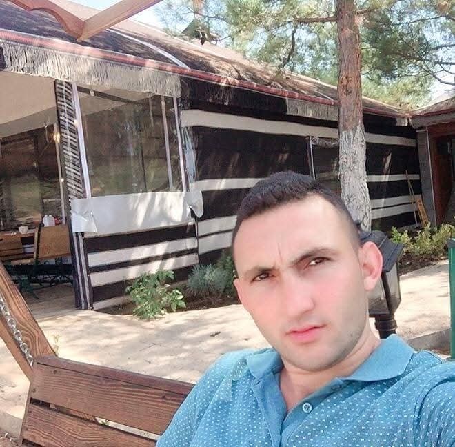 Burdur'un Bucak ilçesinde, evinin önüne park edilen tır nedeniyle damadıyla