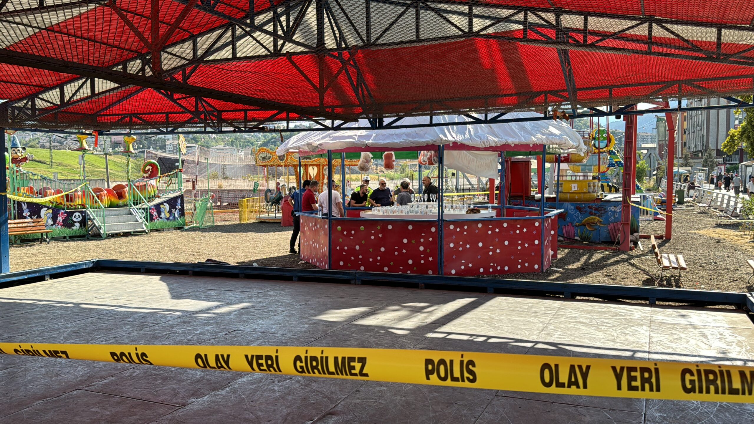 Karabük'te faaliyet gösteren bir lunaparkta oyun işletmecisi olan 63 yaşındaki
