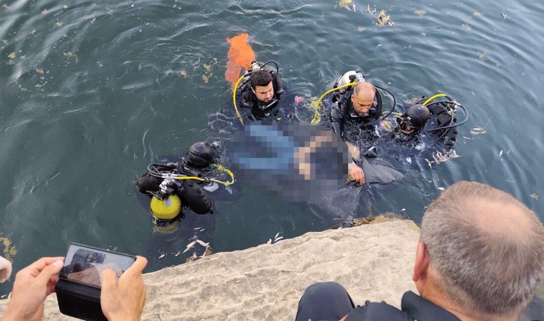 Diyarbakır'ın Silvan ilçesinde, serinlemek amacıyla Tarihi Malabadi Köprüsü yakınlarında Batman