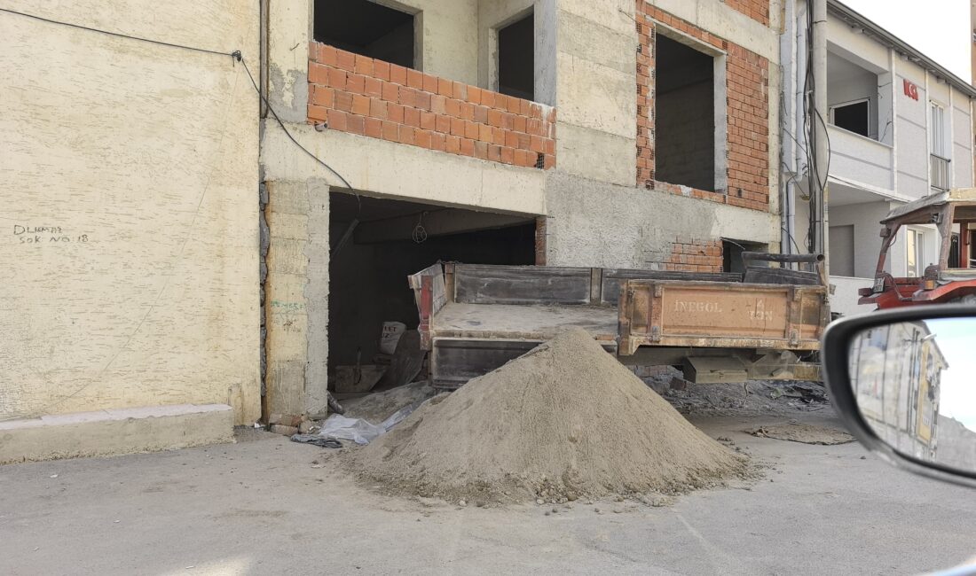 Bursa'nın İnegöl ilçesinde bir inşaatta meydana gelen iş kazasında, vinç