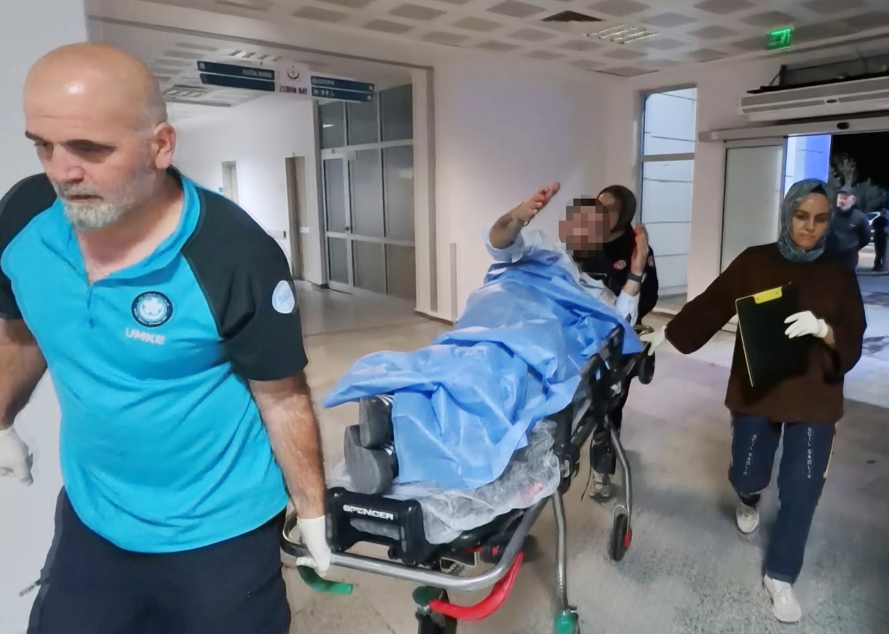 Aksaray'da iki şahıs arasında başlayan sözlü tartışma, bıçaklı saldırıyla neticelendi.