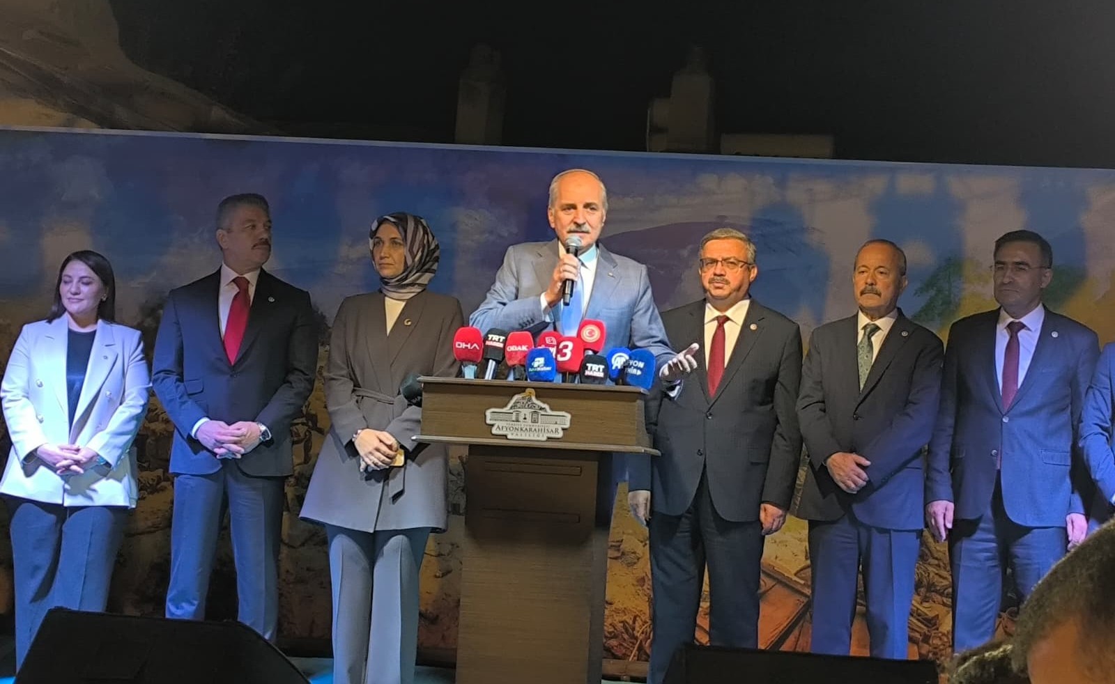 Afyonkarahisar’da Zafer Haftası kapsamında düzenlenen anma törenlerine katılan Türkiye Büyük
