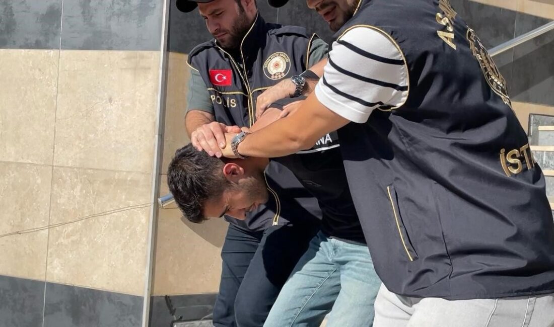 Sultangazi’de aile içerisinde başlayan sözlü tartışma cinayetle bitti. 20 yaşındaki