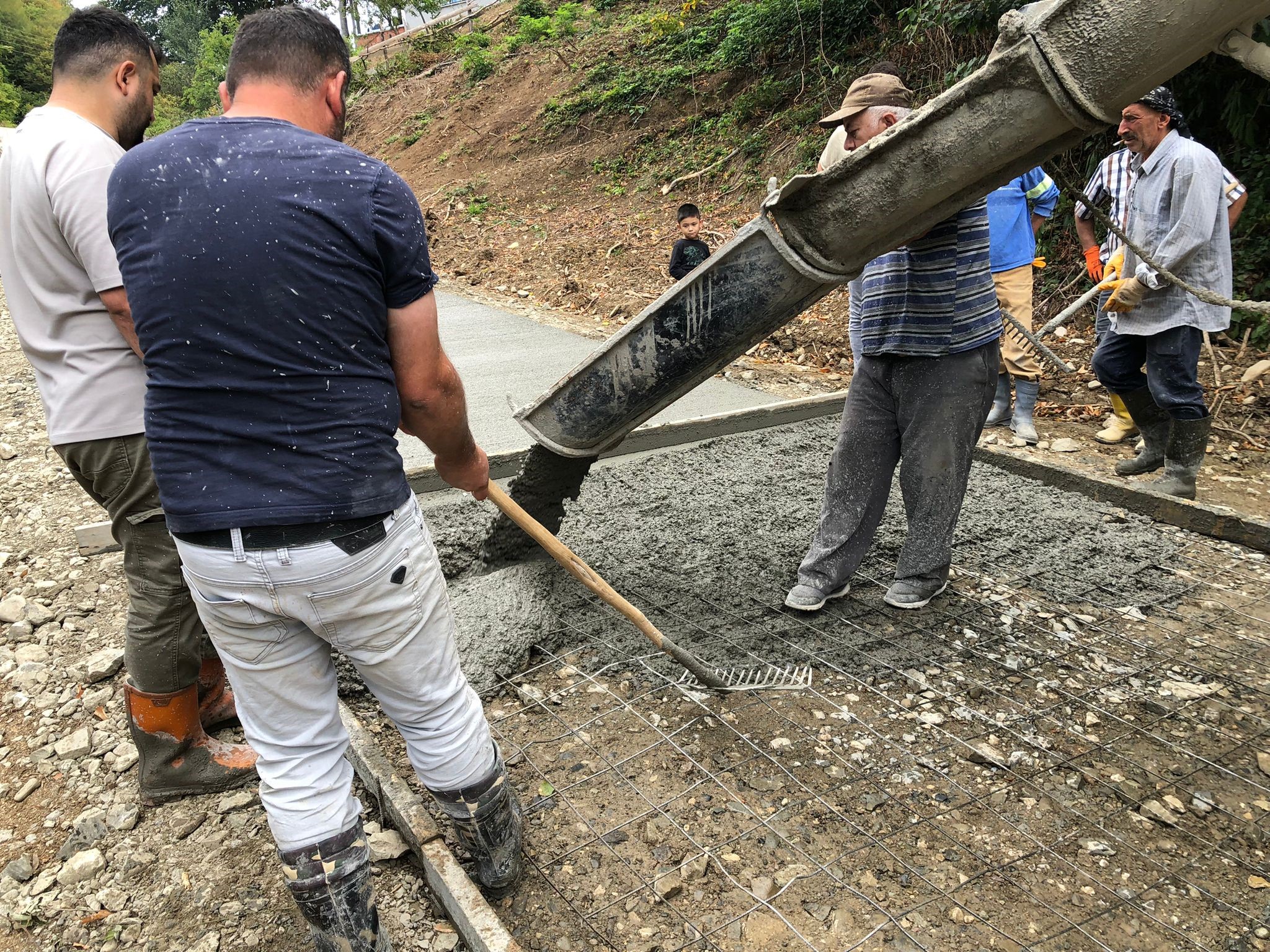 Sinop'un Ayancık ilçesine bağlı Yenigüler köyü sakinleri, kamu kurumlarından çözüm