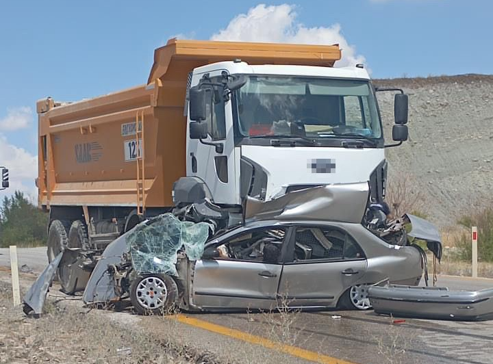 Ankara'nın Sincan ilçesinde, akşam saatlerinde meydana gelen trafik kazasında bir