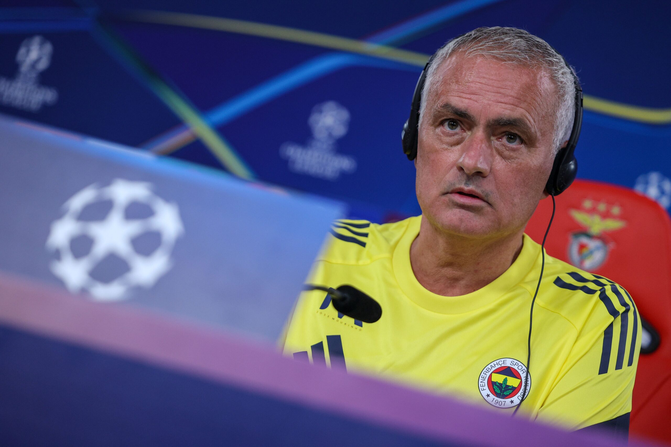 Fenerbahçe Teknik Direktörü Jose Mourinho, UEFA Şampiyonlar Ligi Play-Off Turu