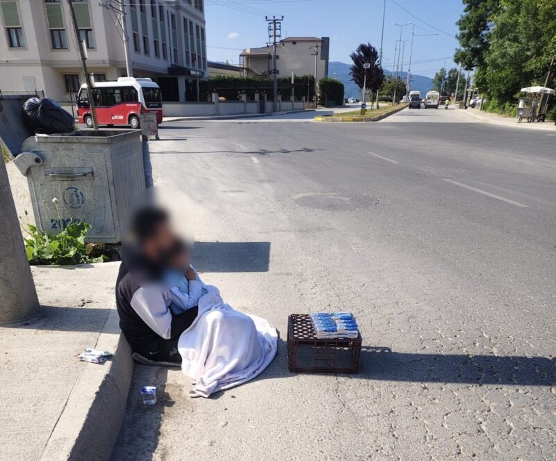Düzce Belediyesi Zabıta Müdürlüğü, özellikle il dışından gelerek şehir merkezinde