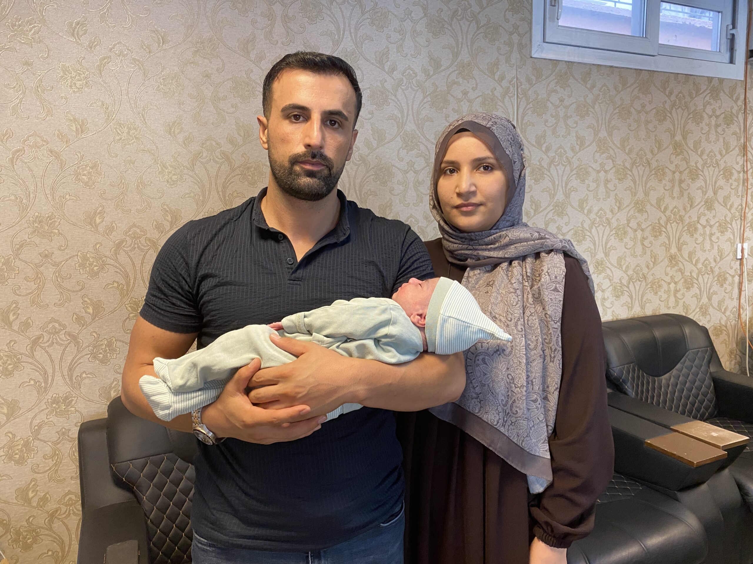 
Mersin'de yaşayan Murat ve Elif Kınış çifti, yeni doğan bebeklerine