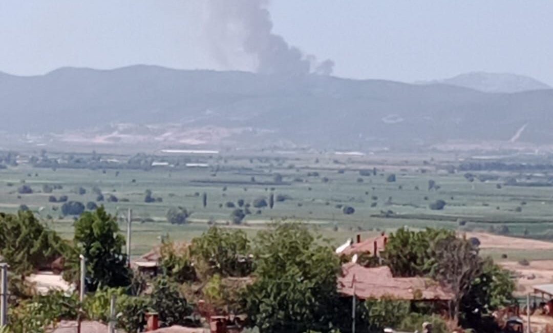 Bursa’da orman yangını… Bursa'nın Yenişehir ilçesi Fethiye Mahallesindeki ormanlık alanda yangın başladı.