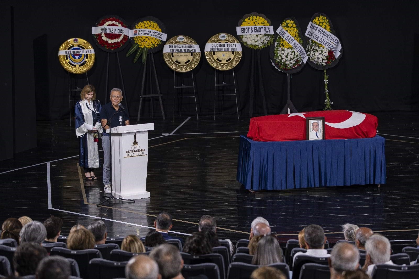 İzmir'de 2006 yılında CHP'nin düzenlediği bir toplantıda, "Keşke Anadolu Müslüman