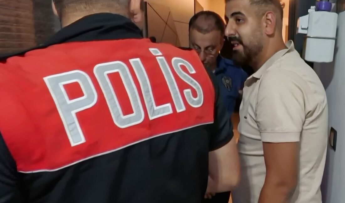 Aksaray’ın Kurtuluş Mahallesi’nde gece saatlerinde meydana gelen olayda, eşiyle tartışan