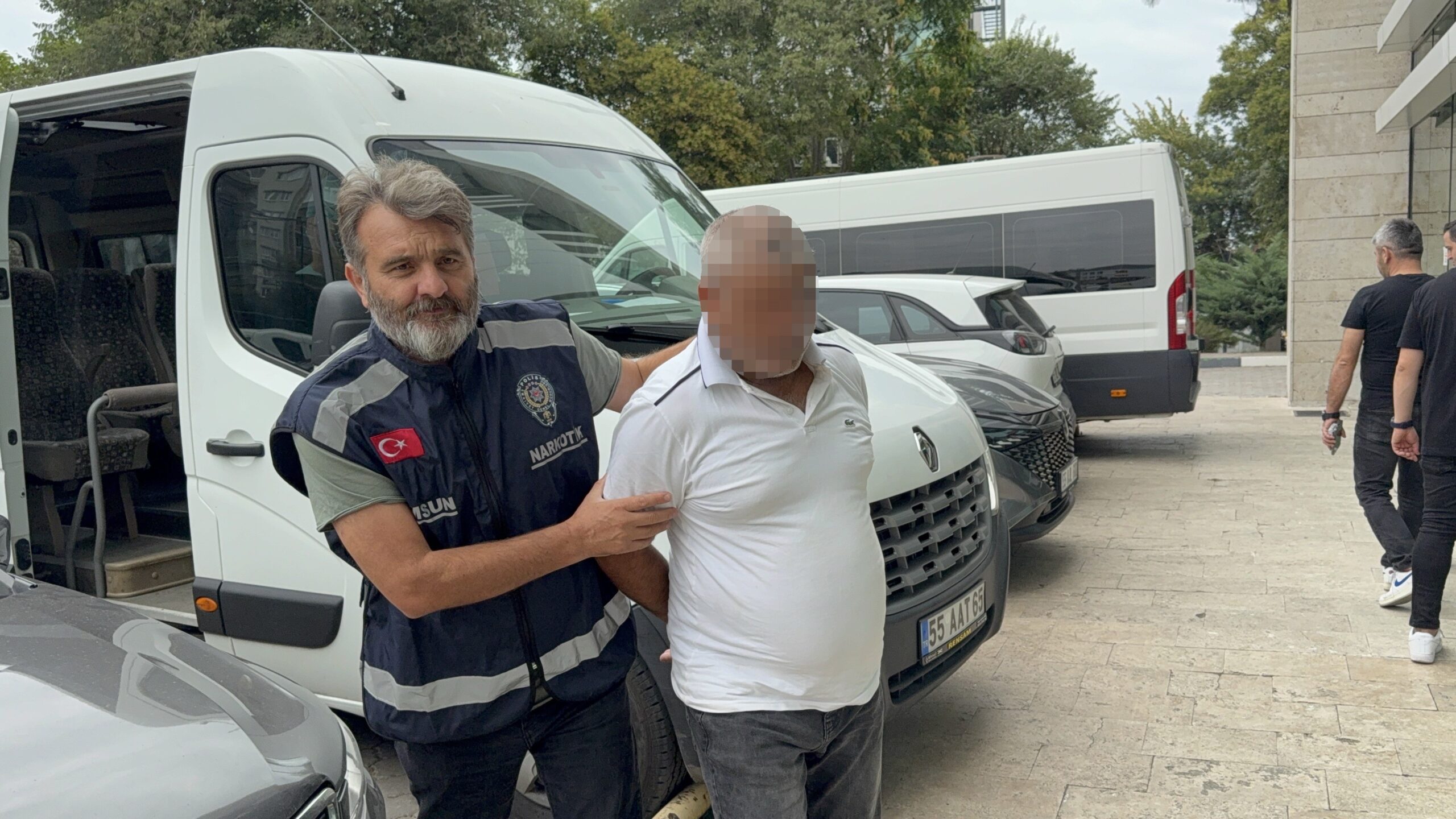  Samsun'da evinde 25 bin 458 adet sentetik ecza ile yakalanan