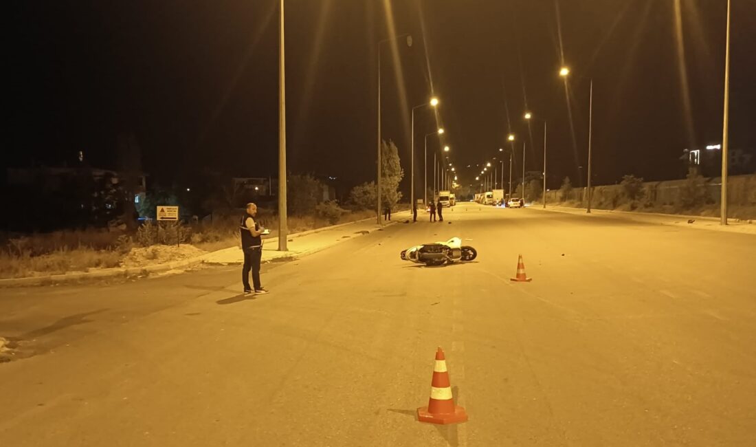 Isparta'da gece saatlerinde meydana gelen elim bir trafik kazasında iki