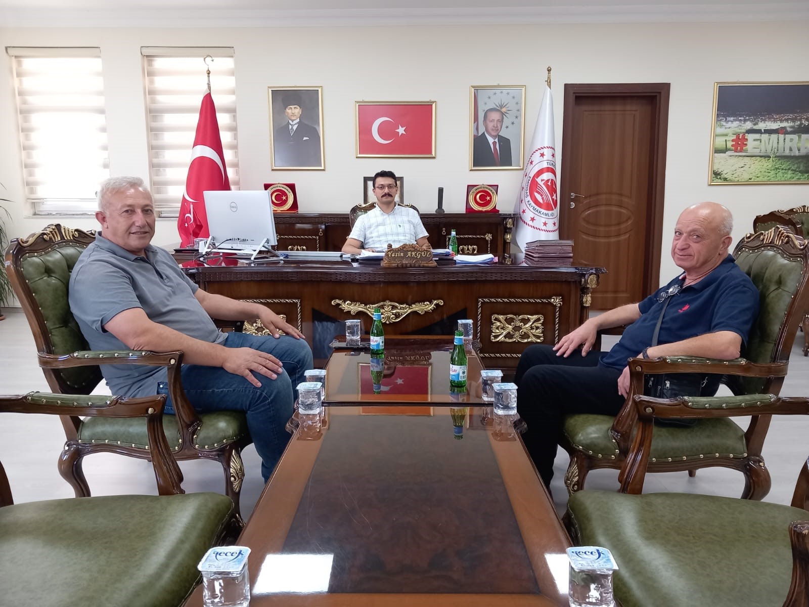 Afyonkarahisar'ın Emirdağ ilçesinde, Kaymakamlık ve Belediye iş birliğiyle sahipsiz sokak