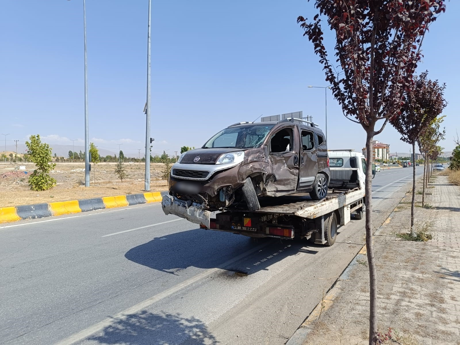 Ağrı'nın Patnos ilçesinde, iddiaya göre kırmızı ışık ihlali sonucu meydana