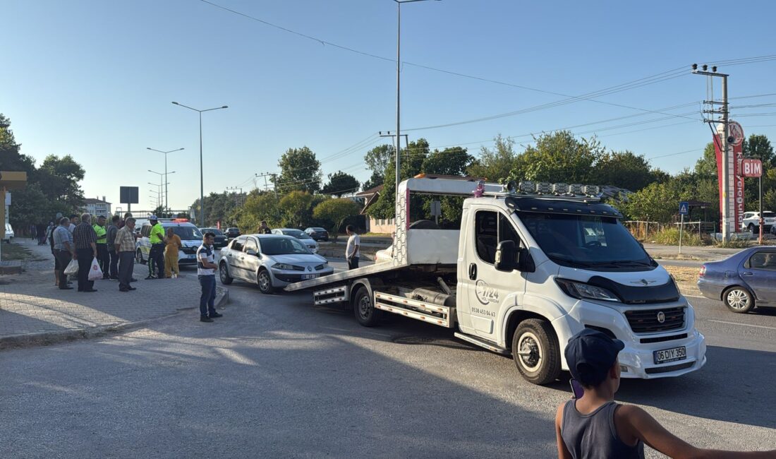 Bartın'da, bir sürücünün yayaya yol vermek için aniden durması sonucu