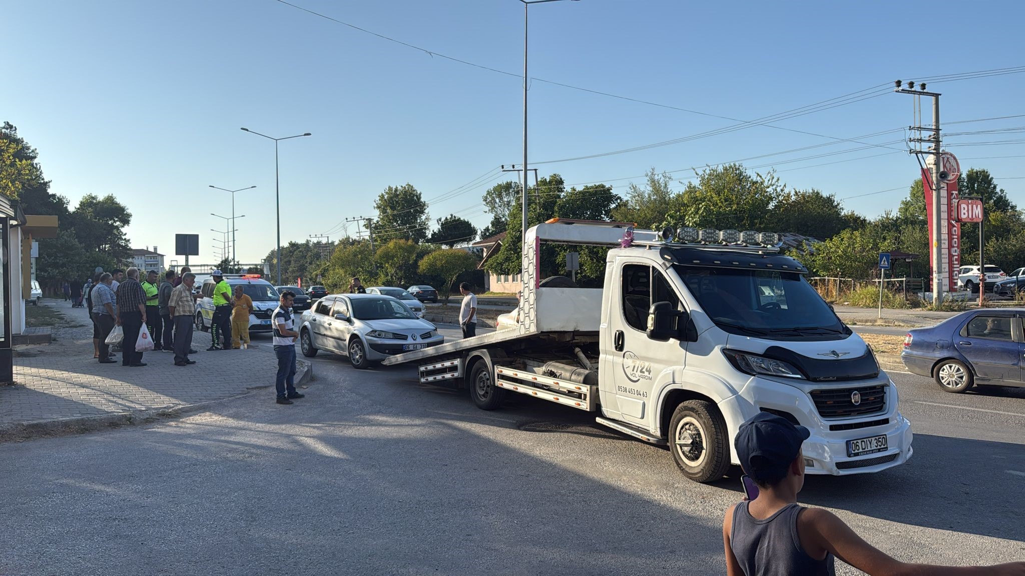 Bartın'da, bir sürücünün yayaya yol vermek için aniden durması sonucu