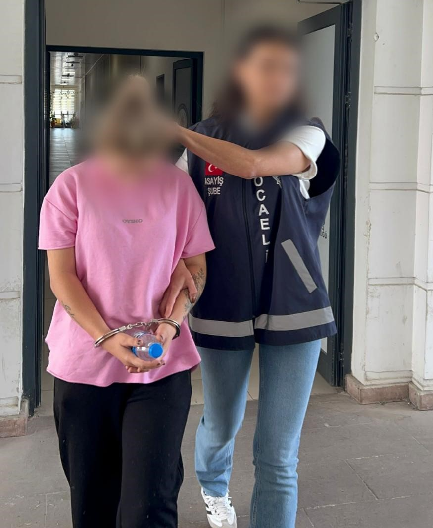 Kocaeli'de bir vatandaşı, kendisini kamu görevlisi olarak tanıtıp dava dosyalarını
