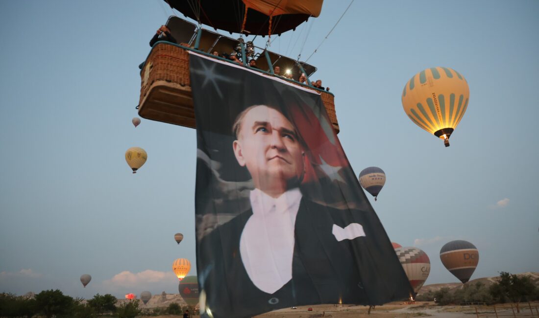 Nevşehir'in dünyaca ünlü turizm merkezi Kapadokya'da, 30 Ağustos Zafer Bayramı