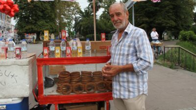 Samsun'da yaşayan ve Türk halk müziğine 40 yılını adayan Yusuf