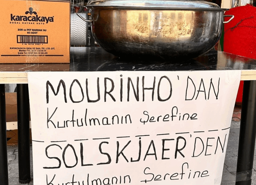 Bursa'nın İznik ilçesinde, Fenerbahçe ve Beşiktaş taraftarı esnaf, Türk futbolunda