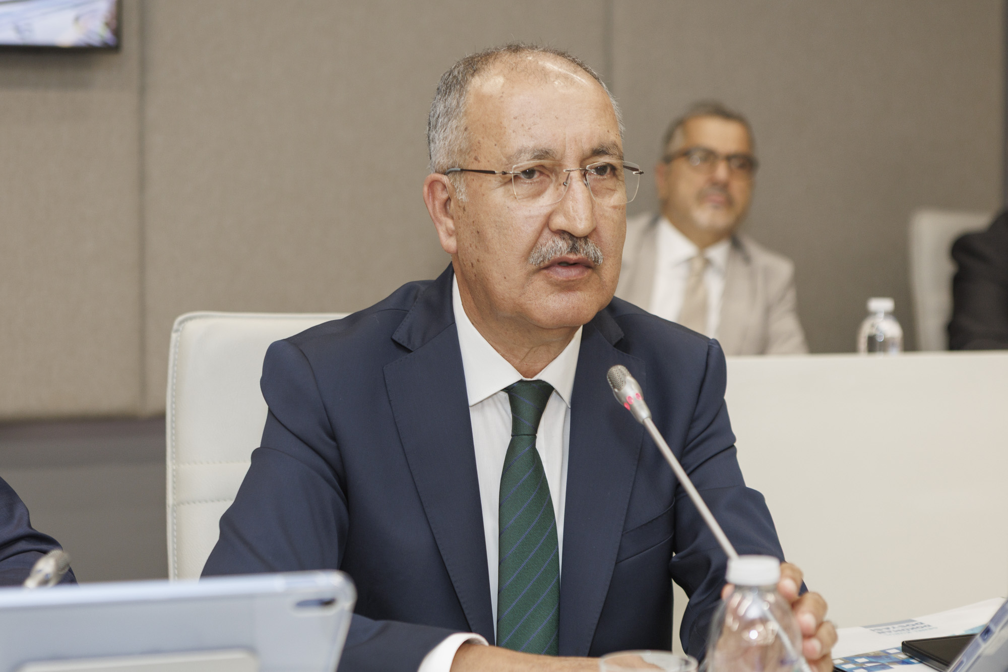 Toplantının ilk oturumunda Genel Müdür Cavit Erkılınç yürütülen faaliyetlere ilişkin