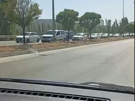 Afyonkarahisar'ın Sinanpaşa ilçesine bağlı Kılıçarslan beldesinde, tatilcilerin dönüşü nedeniyle trafik