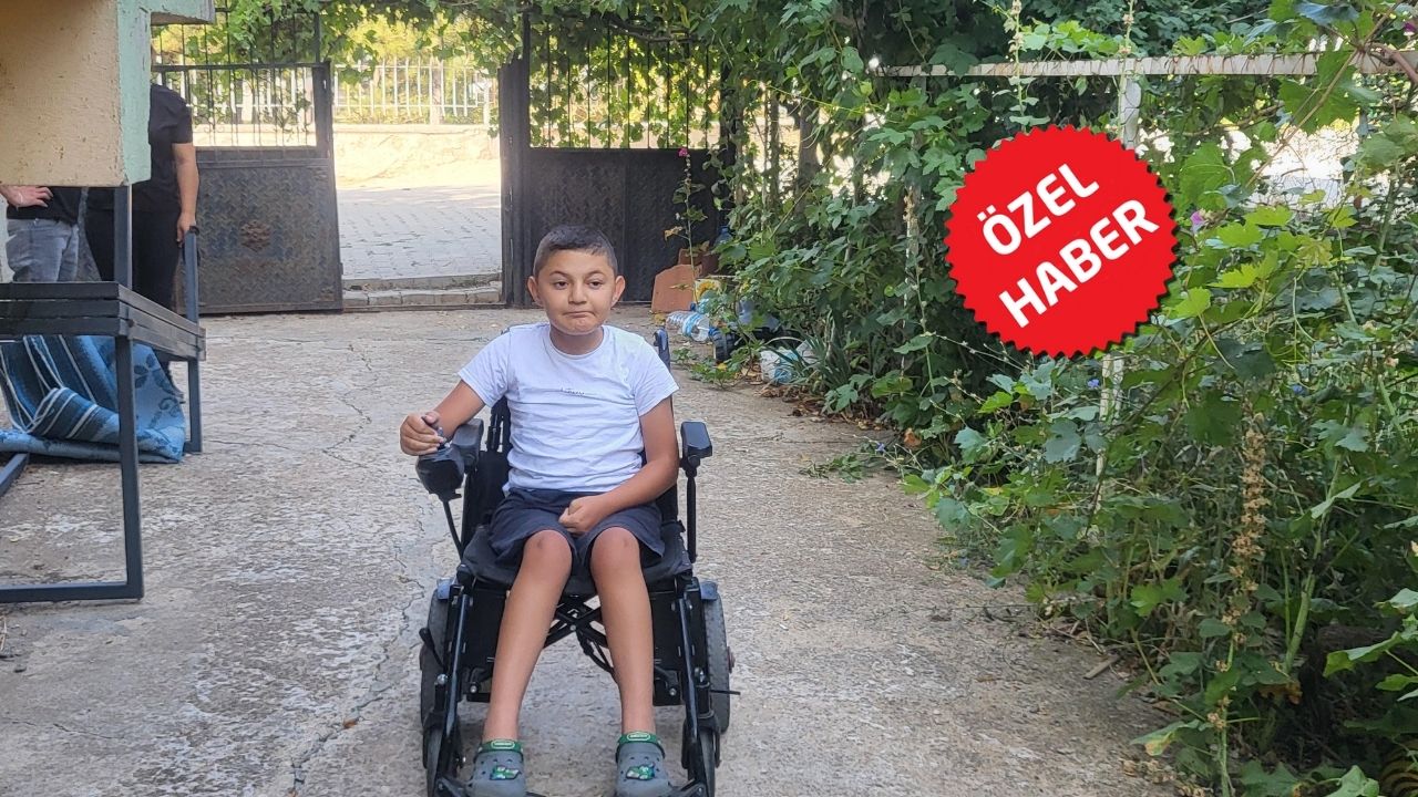 Uşak’ın Banaz ilçesinde yaşayan 12 yaşındaki Ayaz Oğuz, Duchenne Musküler