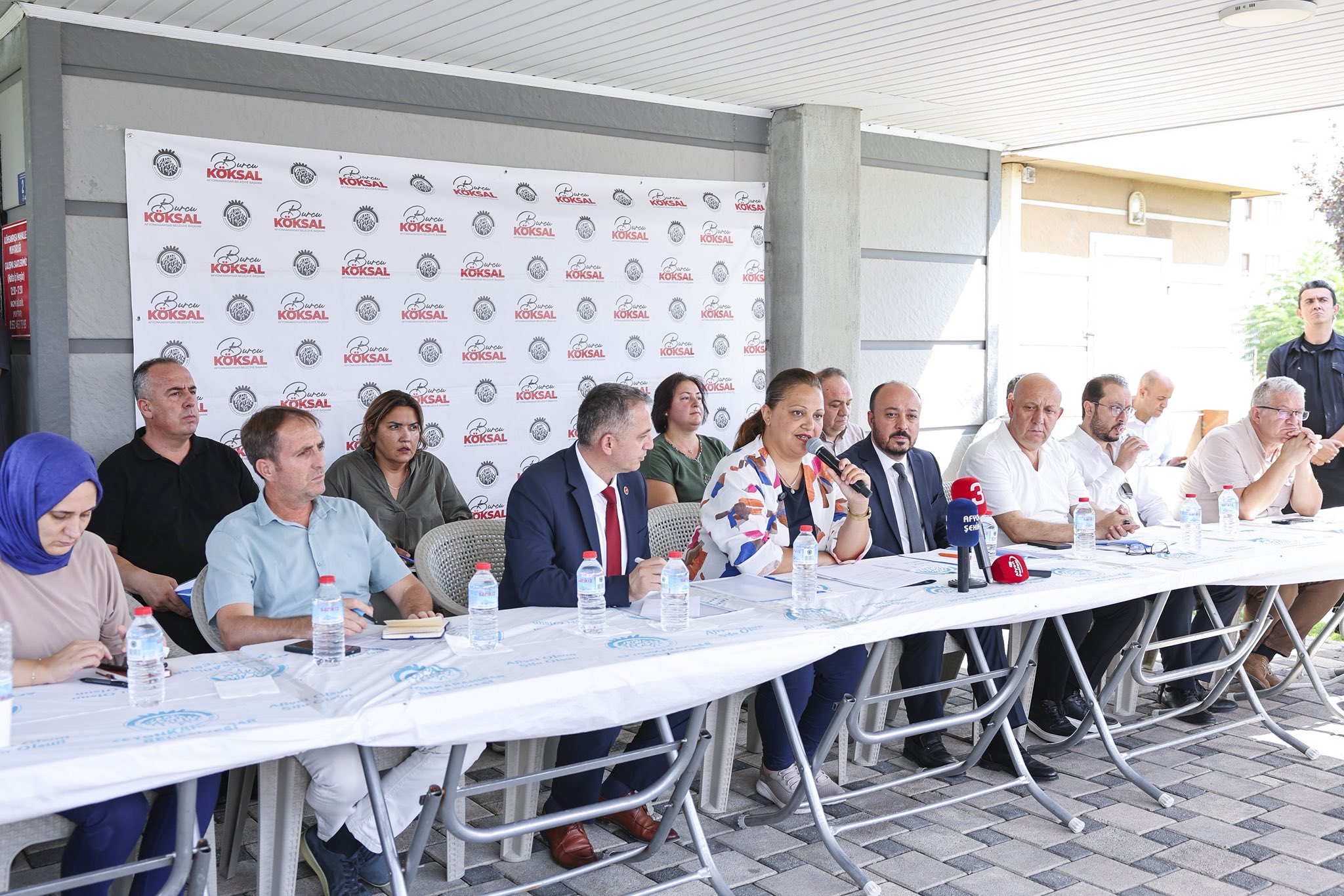 Afyonkarahisar Belediye Başkanı Burcu Köksal, Mahalle Buluşmaları kapsamında hemşehrileriyle bir