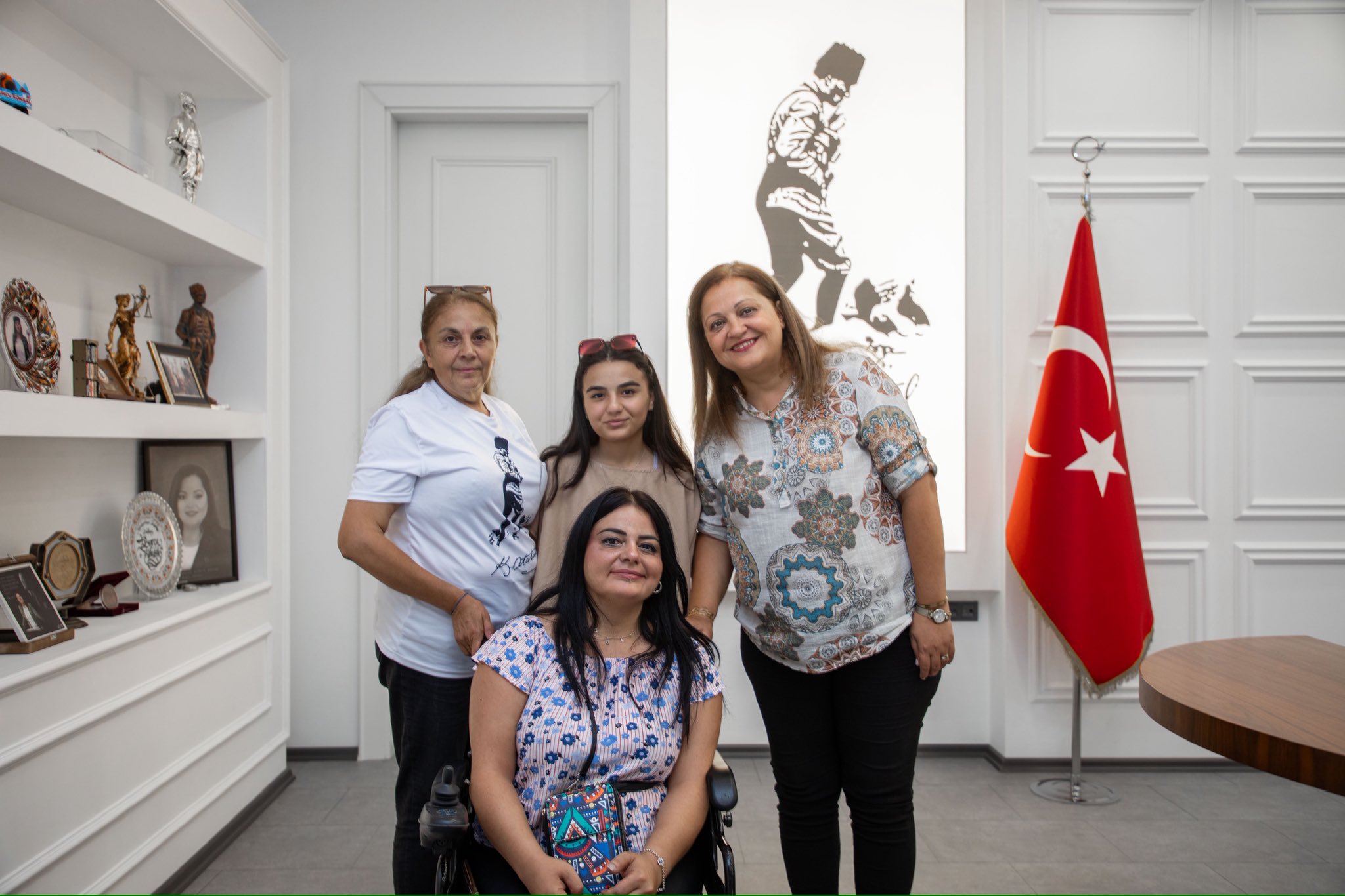 Afyonkarahisar Belediye Başkanı Burcu Köksal, Özel İnsanlar Derneği Afyonkarahisar Şube