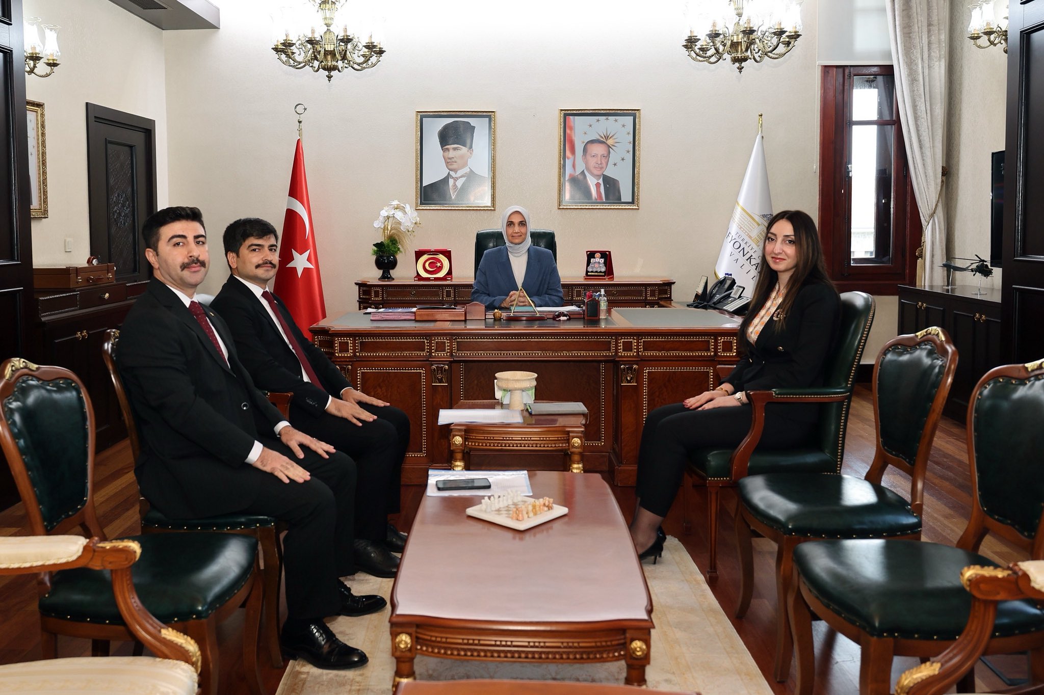 Afyonkarahisar Valisi Doç. Dr. Kübra Güran Yiğitbaşı, göreve yeni başlayan