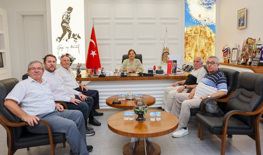 Afyonkarahisar Belediye Başkanı Burcu Köksal, Belediye Meclis Üyesi Bekir Lafçı