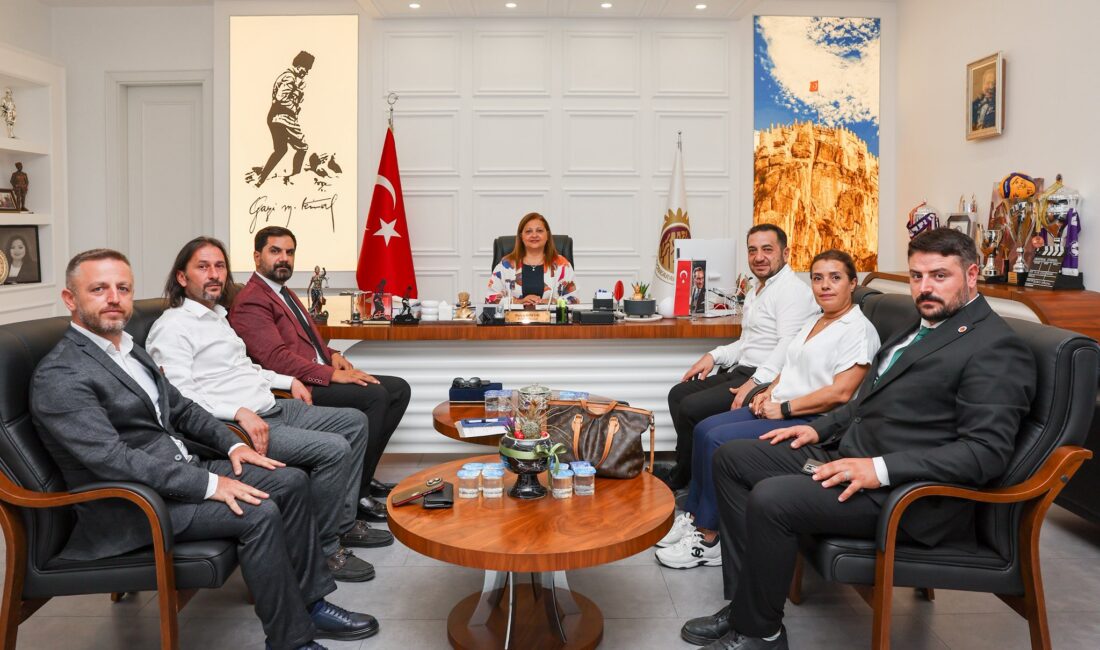Afyonkarahisar Belediye Başkanı Burcu Köksal, Türkiye Jeofizik Mühendisleri Odası yöneticileriyle