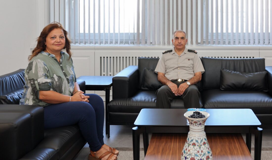 Afyonkarahisar Belediye Başkanı Burcu Köksal, emekliliğe ayrılan İkmal ve Garnizon