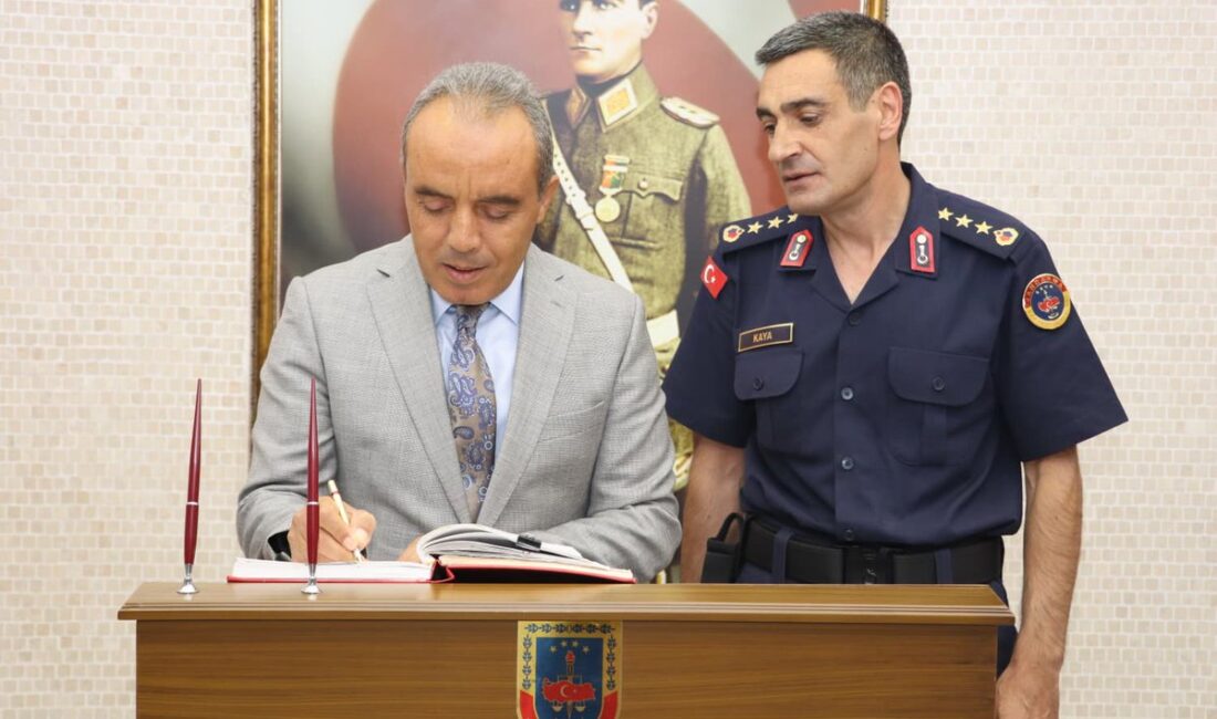 Afyonkarahisar İl Emniyet Müdürü Ahmet Birtan Erol, İl Jandarma Komutanlığı