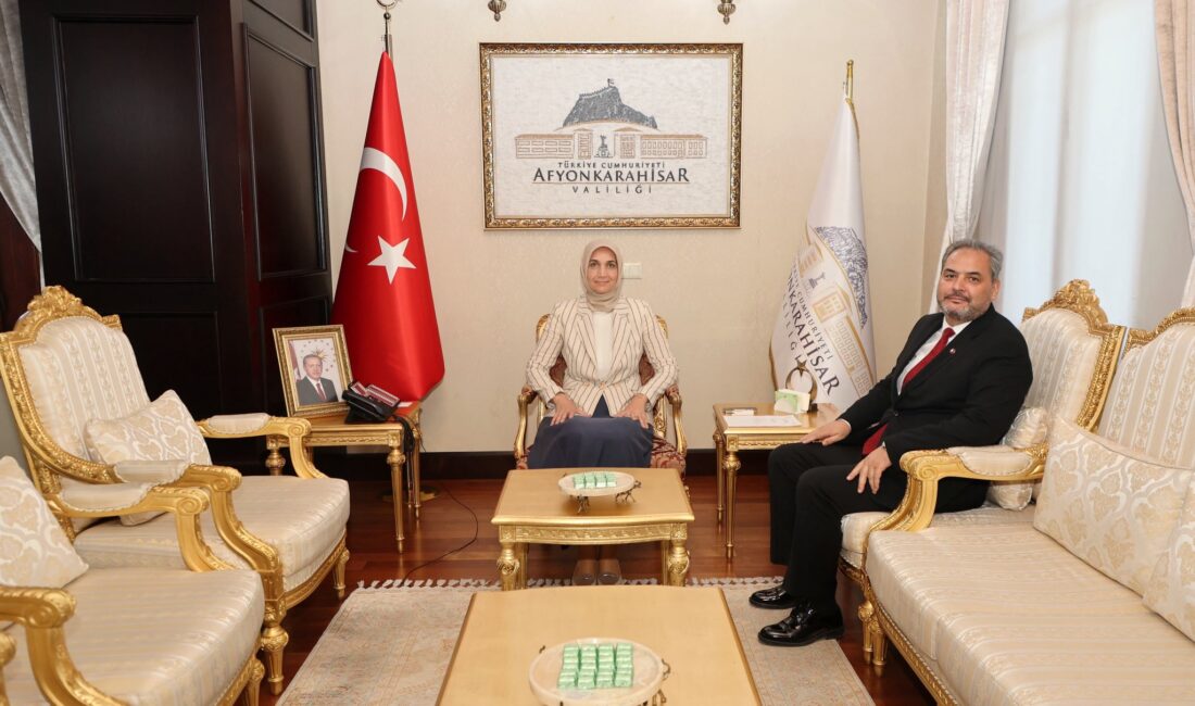 Afyonkarahisar Valisi Doç. Dr. Kübra Güran Yiğitbaşı, çeşitli kurum temsilcileri