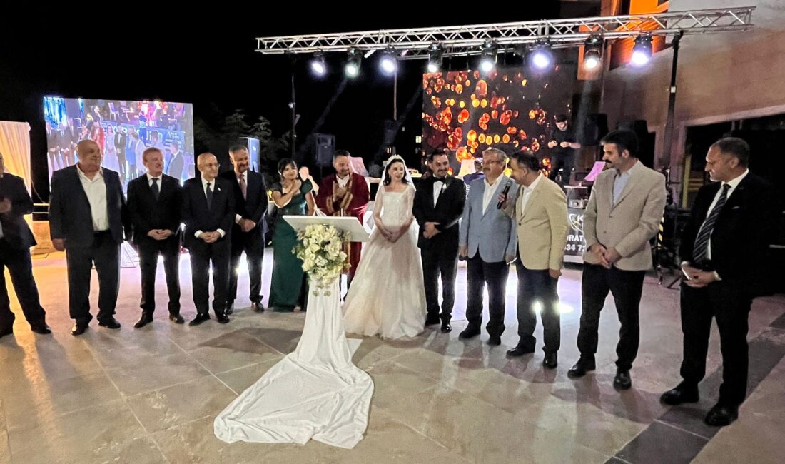 AK Parti Afyonkarahisar Milletvekili Hasan Arslan, Ayşe ve Cihat çiftinin