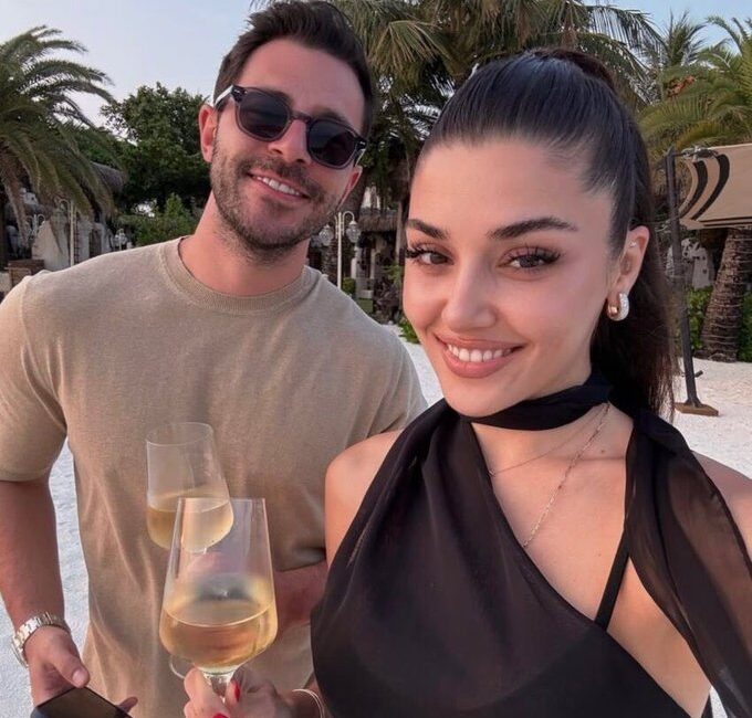 Hande Erçel ile Hakan Sabancı ayrıldı.
