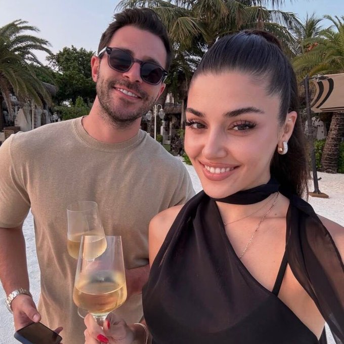 Hande Erçel ile Hakan Sabancı ayrıldı.