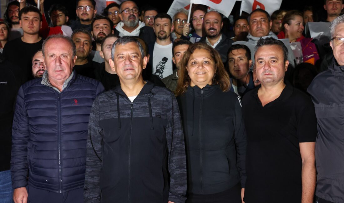 Afyonkarahisar Belediye Başkanı Burcu Köksal, CHP Genel Başkanı Özgür Özel