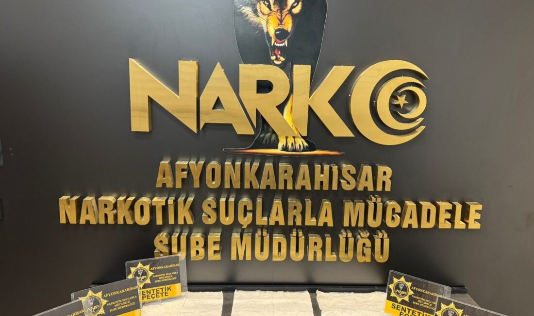 Emniyet Müdürlüğü ekipleri, sokak satıcılarına yönelik yaptığı operasyonlarda çok sayıda