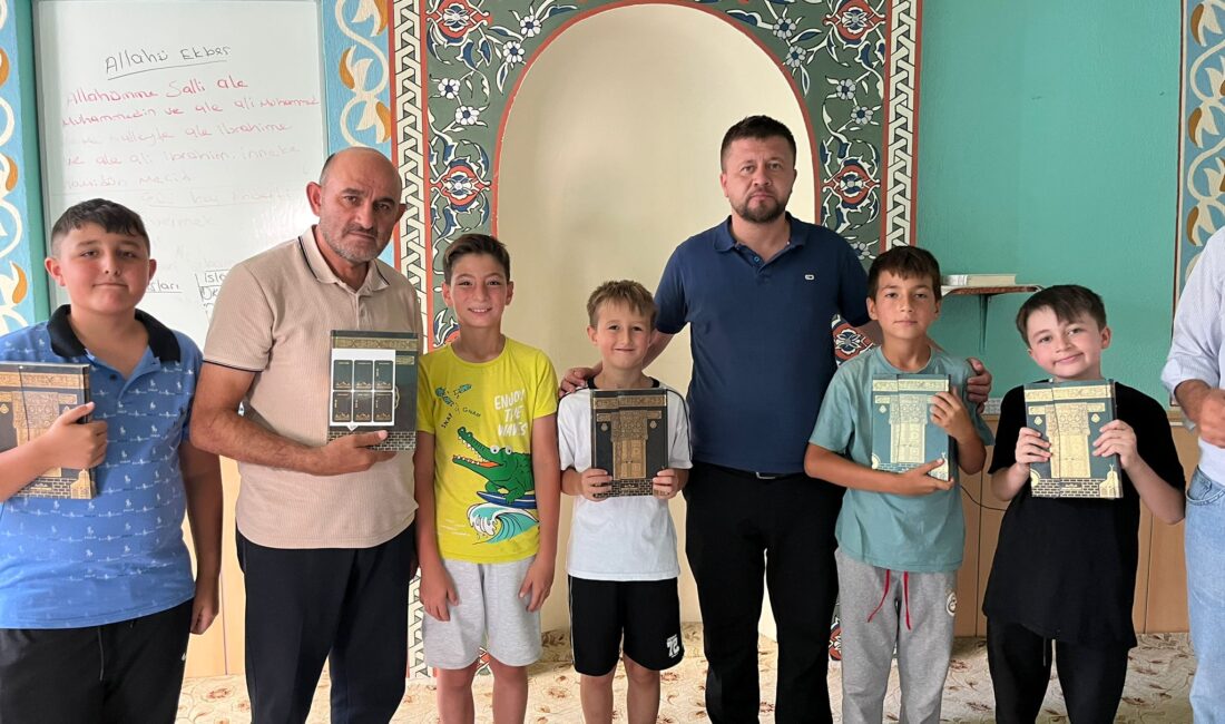 Nazmi Saatçi Mahallesi Muhtarı Hasan Sezgin, yaz tatilinde camilerde Kur’an-ı