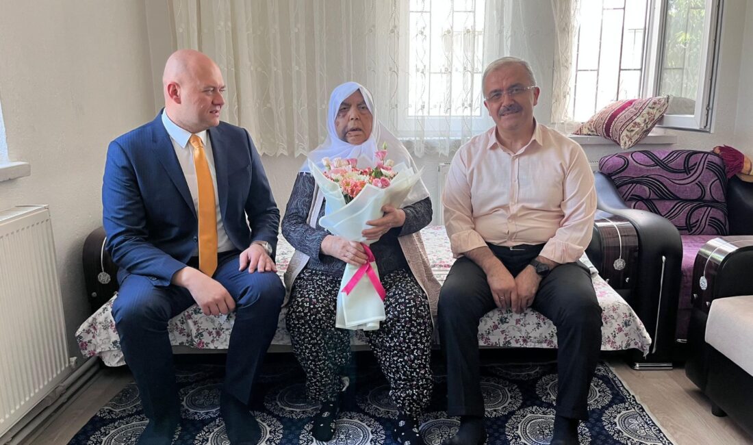 Vali Doç. Dr. Kübra Güran Yiğitbaşı, şehitlerimizin emaneti kıymetli ailelerinin