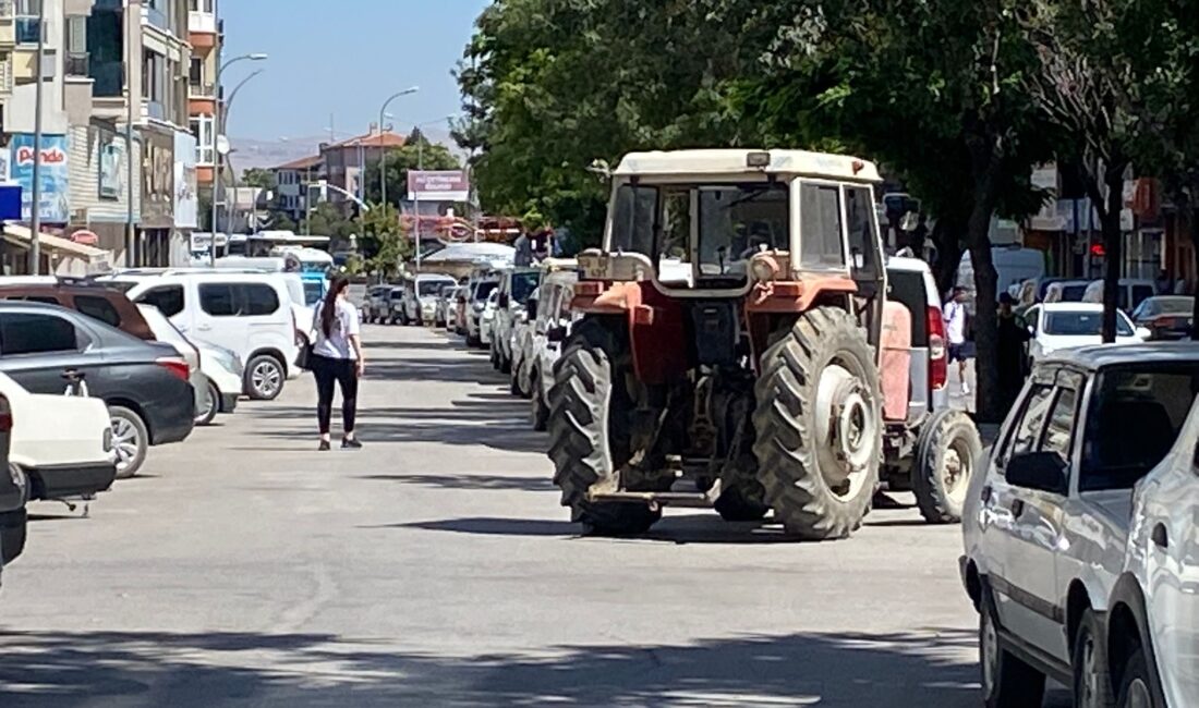 Afyonkarahisar’da merkeze yakın köylerde yaşayan vatandaşlar, günlük ihtiyaçlarını karşılamak için