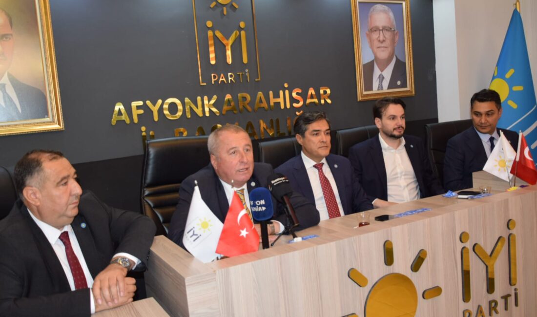 İYİ Parti Genel Başkan Yardımcısı ve Afyonkarahisar Milletvekili Hakan Şeref