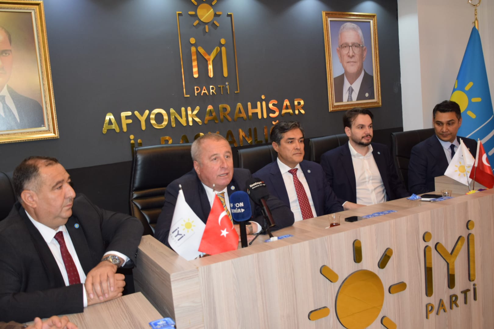 İYİ Parti Genel Başkan Yardımcısı ve Afyonkarahisar Milletvekili Hakan Şeref