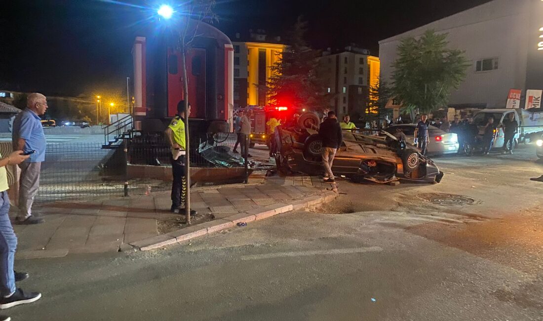 Afyonkarahisar’da, Maliye Kavşağı’na yakın noktada bir trafik kazası meydana geldi.