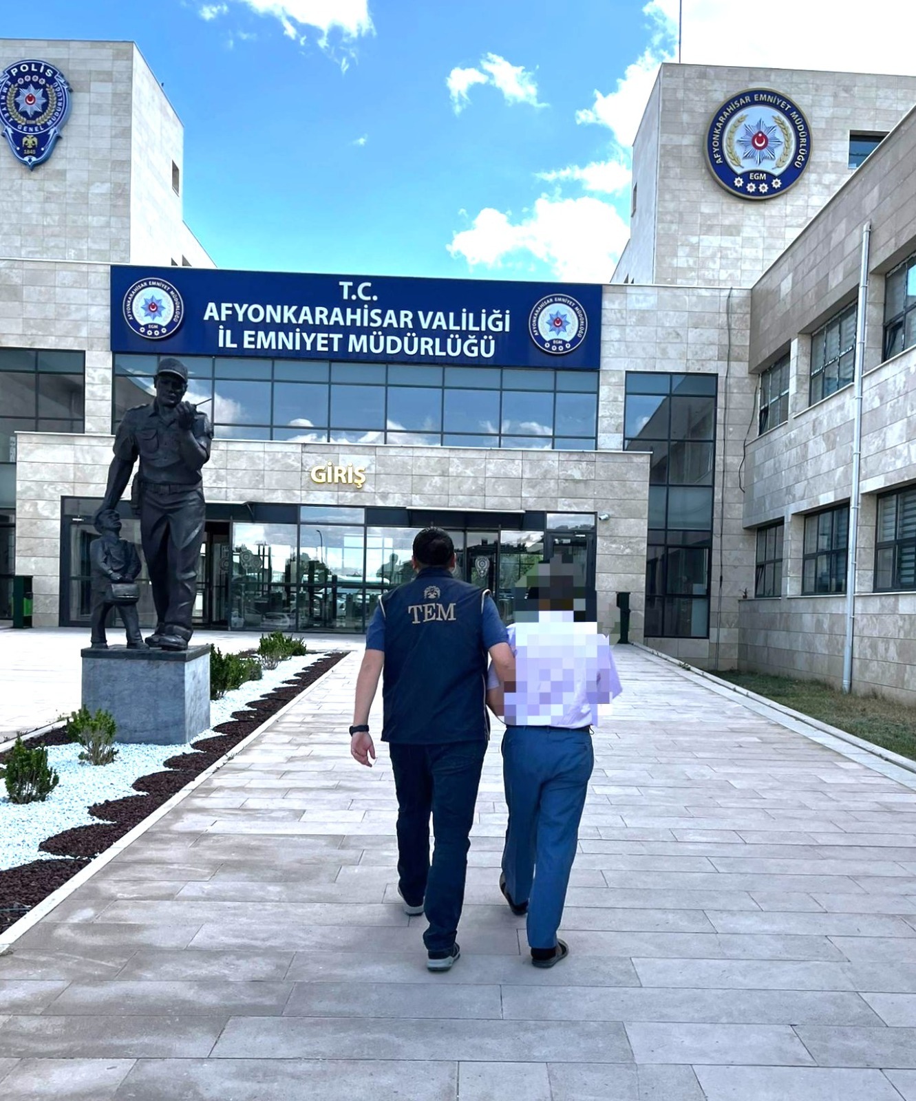 Afyonkarahisar İl Emniyet Müdürlüğü ekiplerince aranan şahıslara yönelik sürdürülen çalışmalar