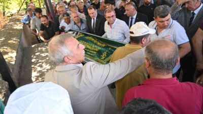 Çay İlçe Kaymakamı  Hasan Hüsnü Türker, Belediye Başkanı   Yaşar Kemal