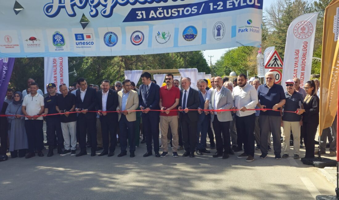 Festivalin Açılışı Kortejle Gerçekleşti Sandıklı Çamur Festivali, görkemli bir törenle